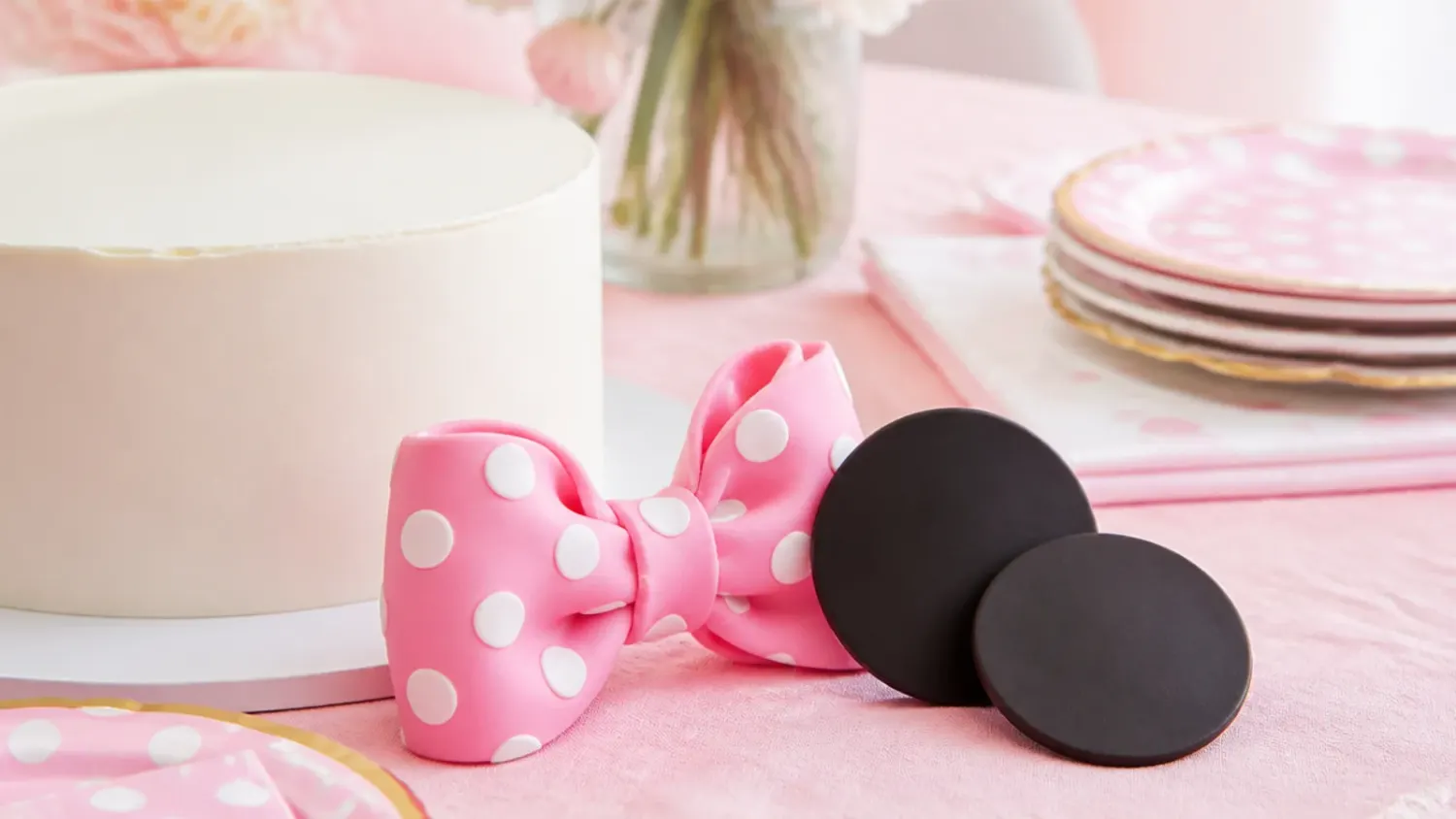minnie mouse cake topper — 20 Cute Minnie Mouse Cake Topper Ideas