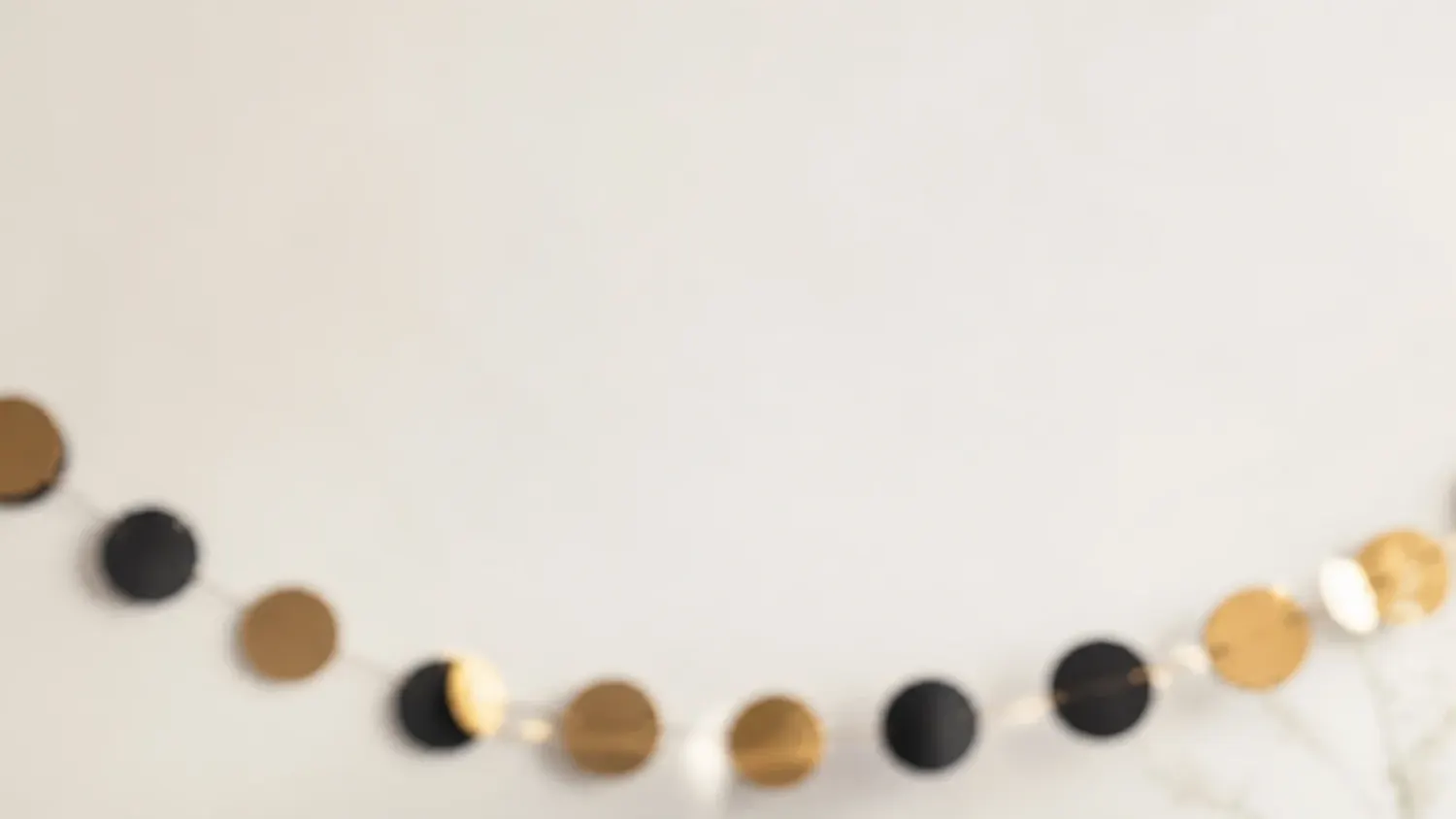 15 Gorgeous Black Birthday Cake Ideas