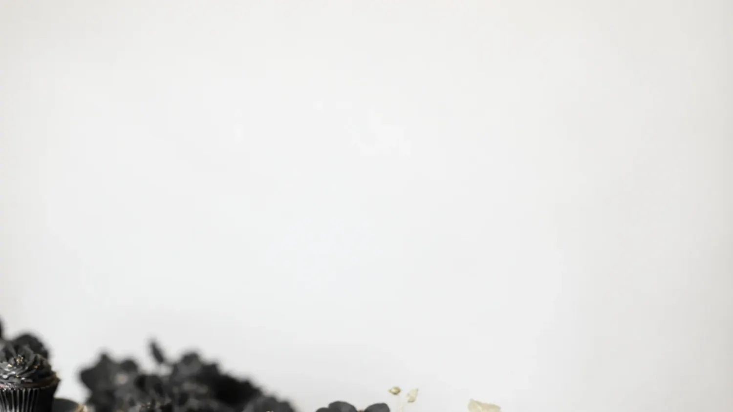 30 Creative Black Cupcake Ideas to Bake