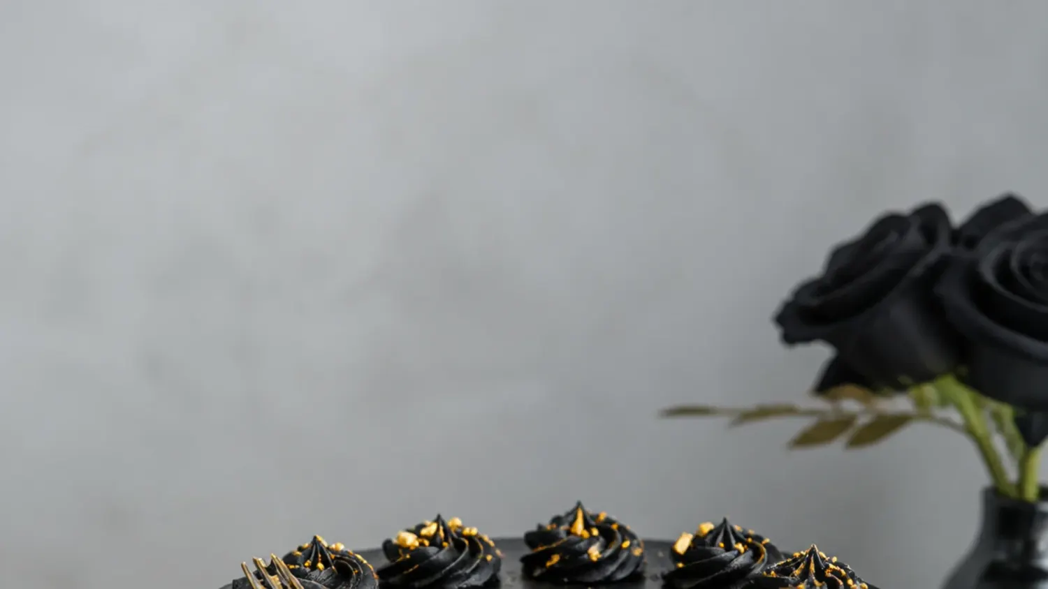 20 Dreamy Black Velvet Cake Ideas