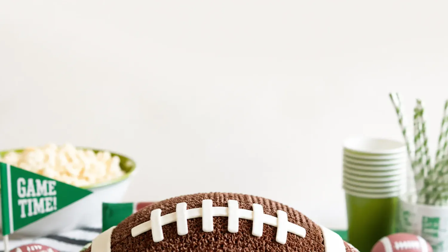25 Beautiful Football Cakes for Boys