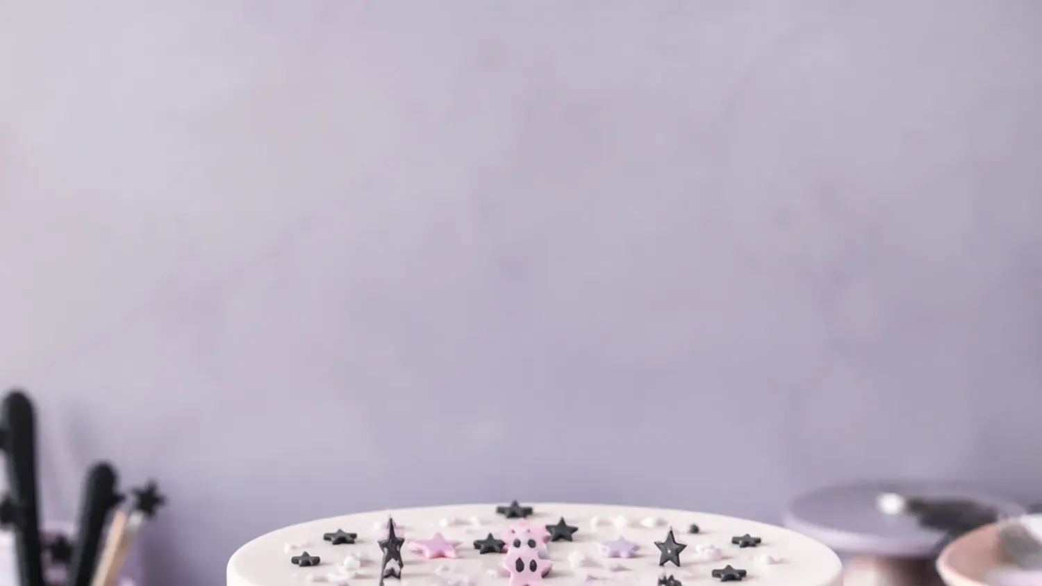 7 Steps to a Cute Kuromi Fondant Cake