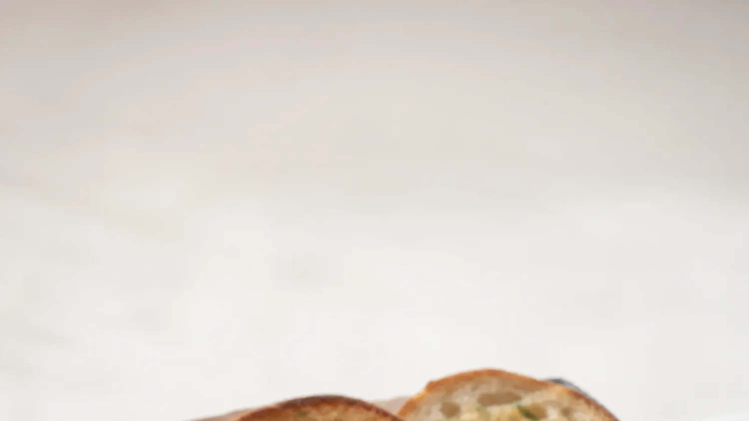 Sourdough Garlic Bread: Crispy, Buttery & Ready in 35 Minutes