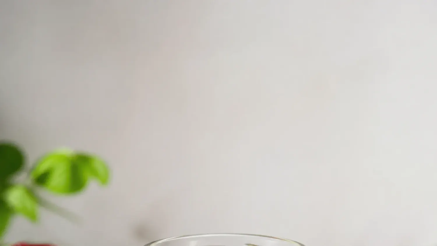 30 Simple Steps to Crunchy Spicy Refrigerator Pickles (No Canning)